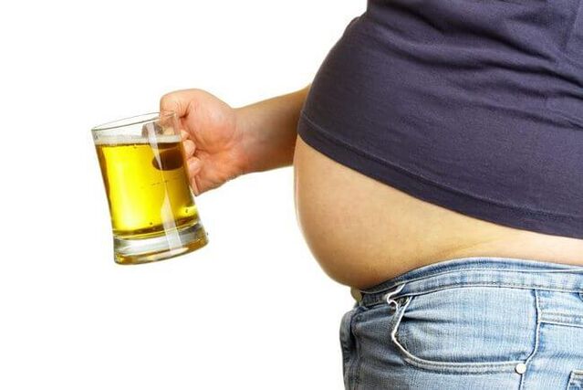 Vīrietis ar alus vēderu var izvirzīt mērķi un zaudēt svaru